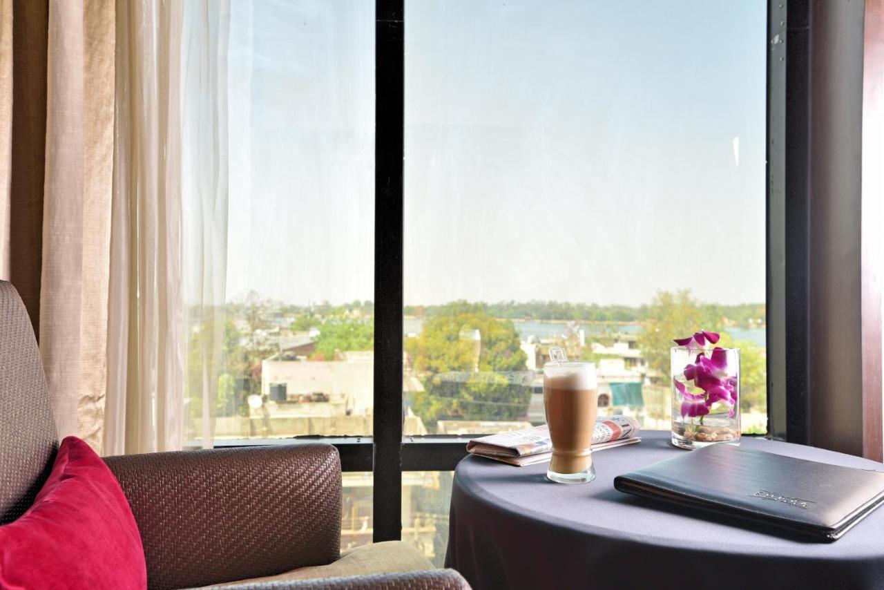Hotel Surya Plaza Кота Экстерьер фото