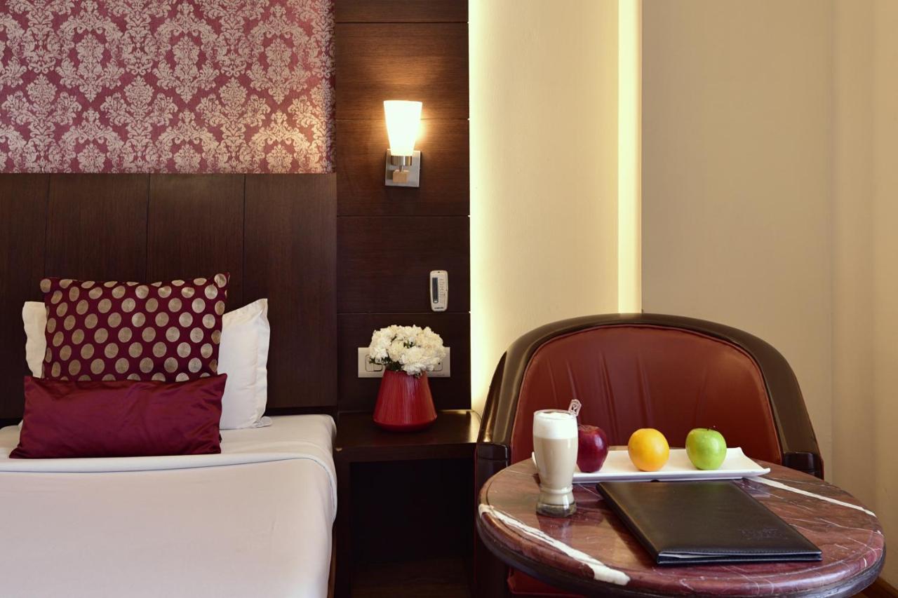Hotel Surya Plaza Кота Экстерьер фото