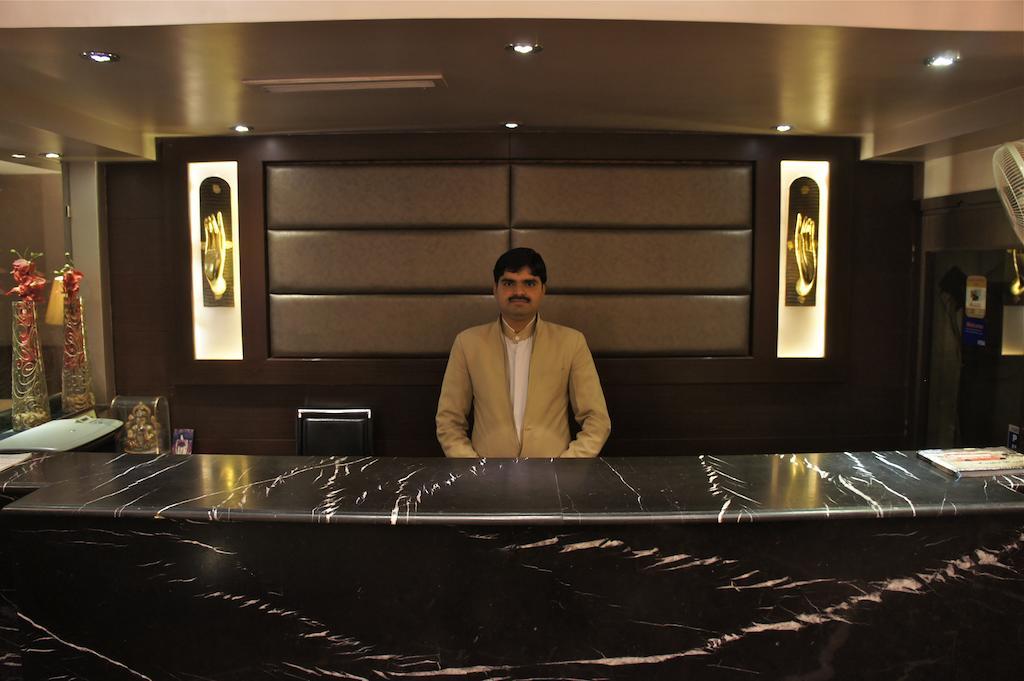 Hotel Surya Plaza Кота Экстерьер фото
