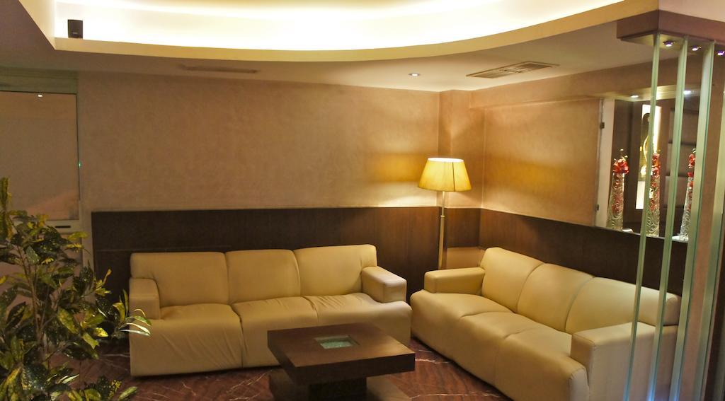 Hotel Surya Plaza Кота Экстерьер фото